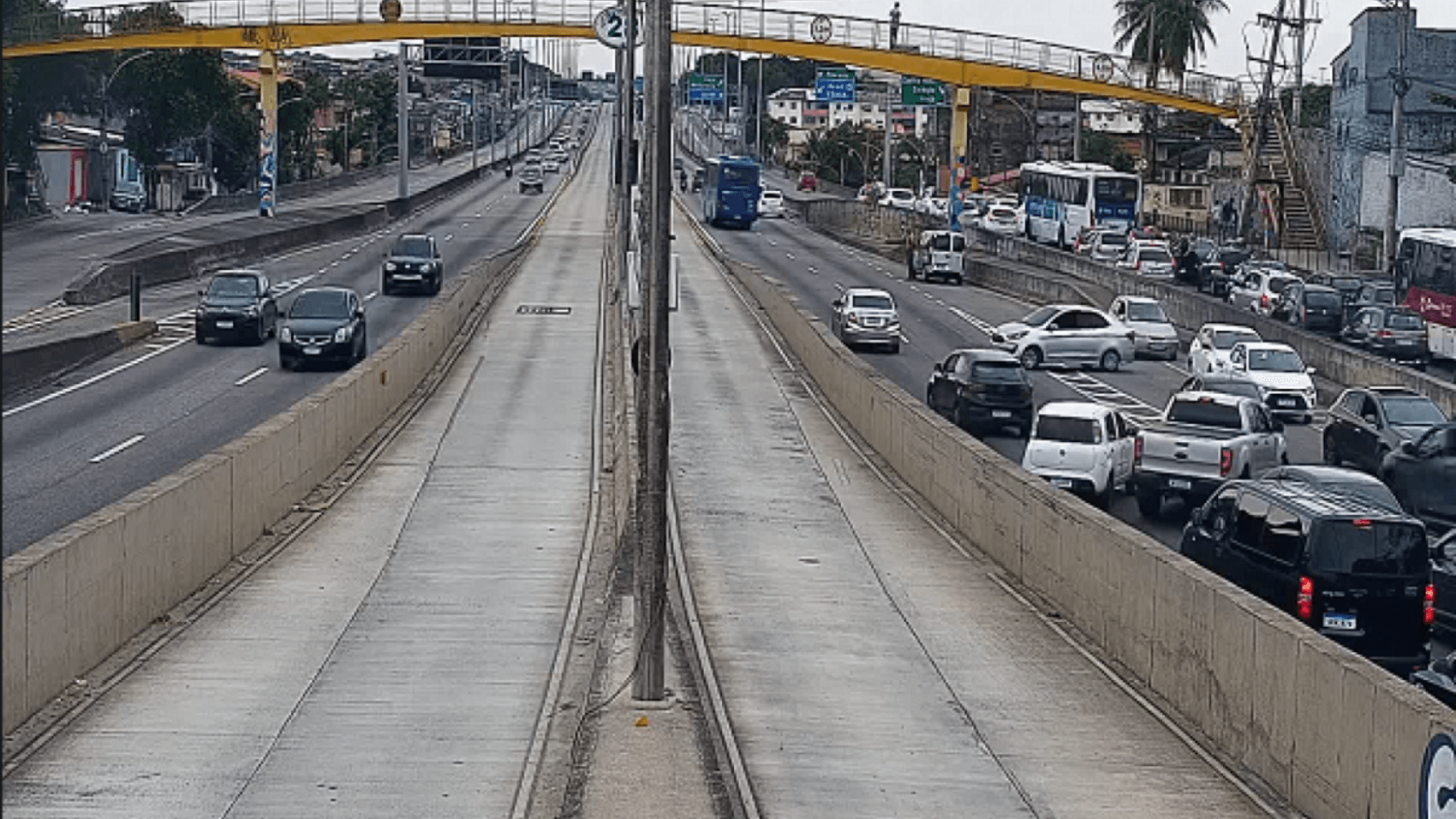 Tiroteio na Avenida Brasil adia prova em escola estadual de Acari