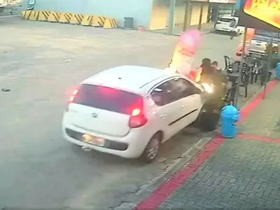 Vídeo: motorista bêbada e sem CNH atropela cinco membros da mesma família no ES