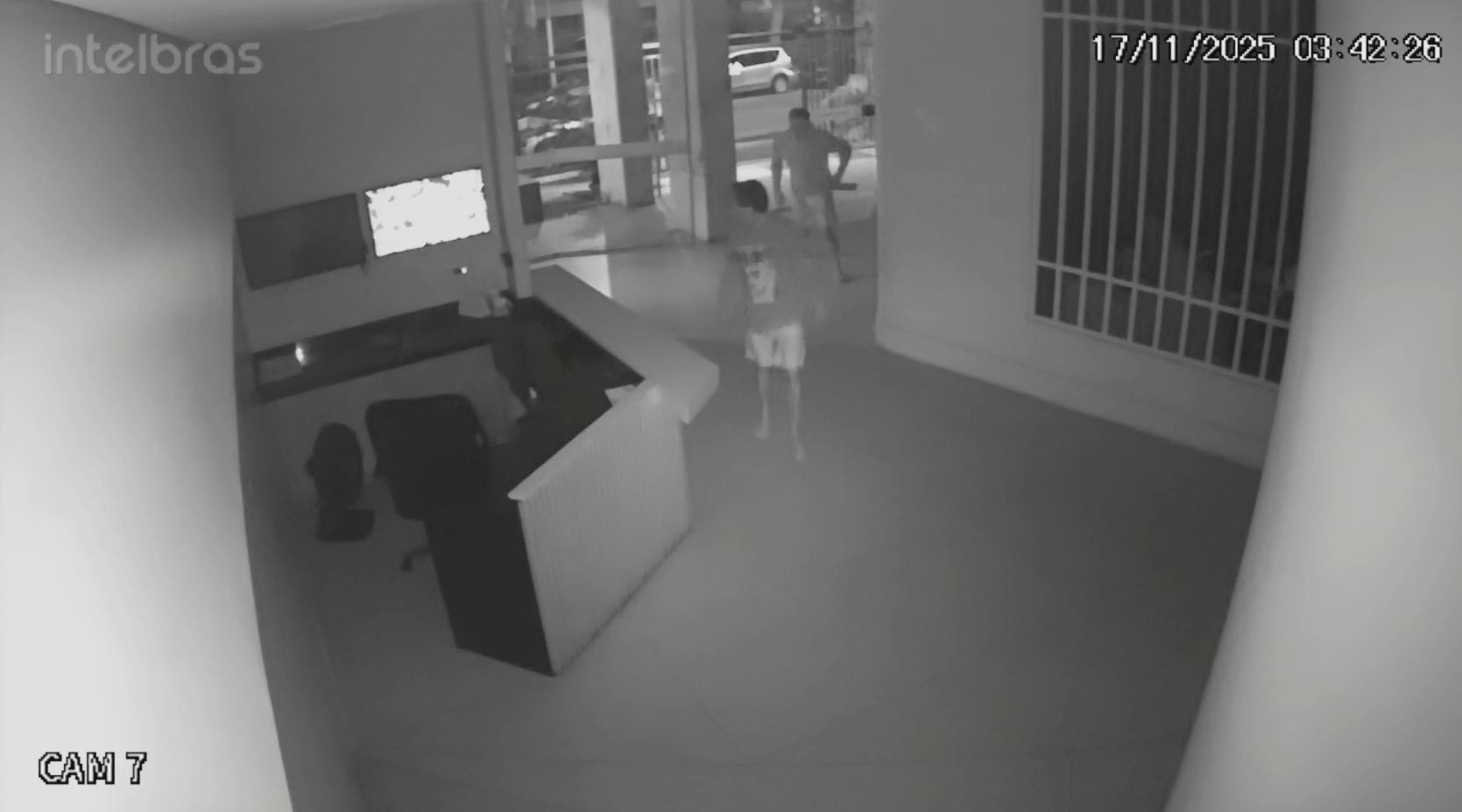 Homem invade condomínio em Copacabana e é detido pela PM