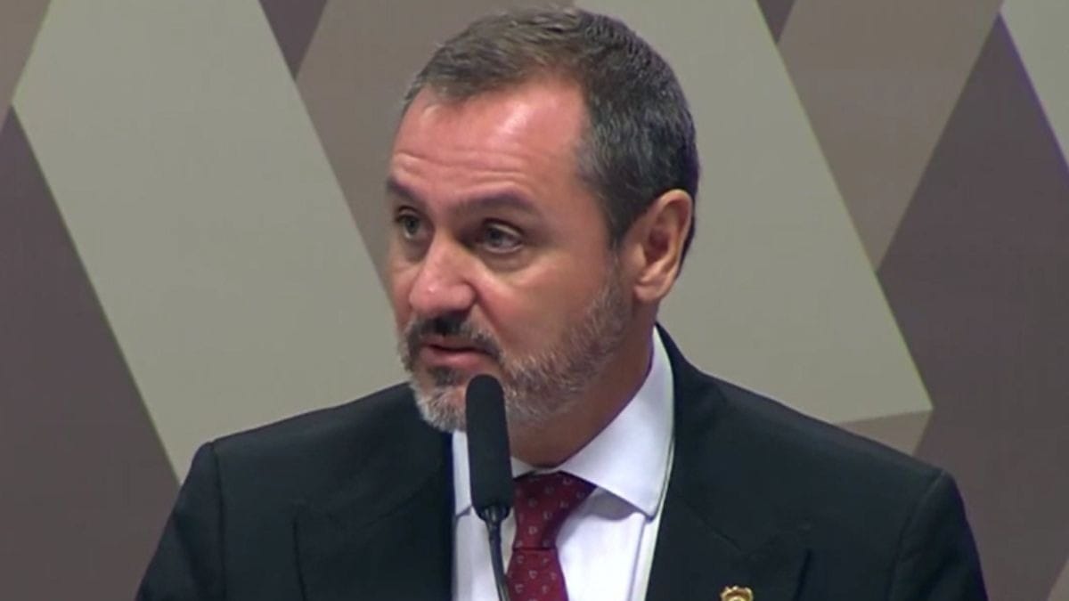 Novo pede afastamento cautelar de Diretor-Geral da PF para Mendonça