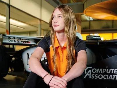 Conheça Ella Häkkinen, filha de campeão de F1 e aposta da McLaren para o futuro