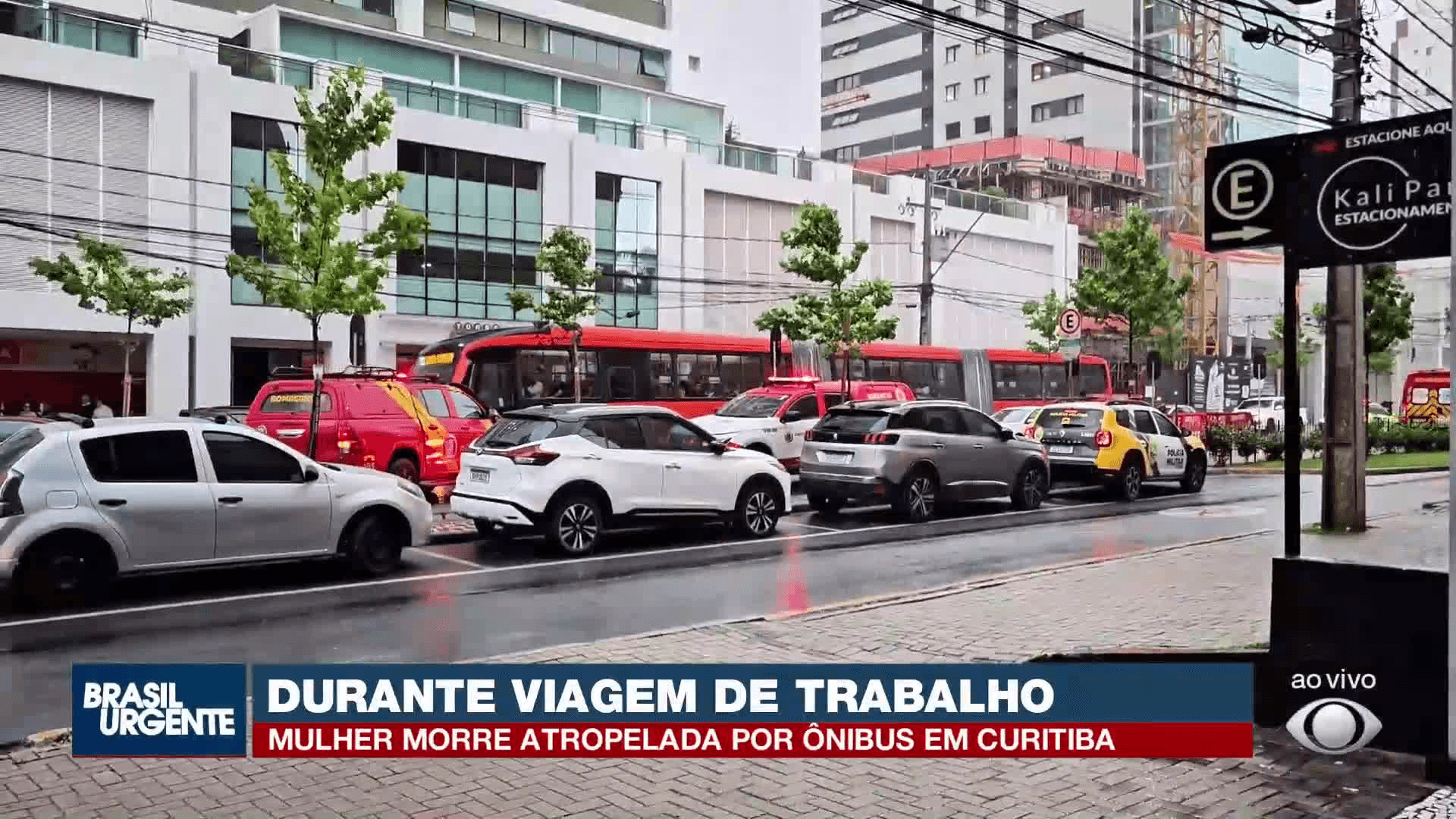 Mulher morre atropelada por biarticulado no Água verde em Curitiba