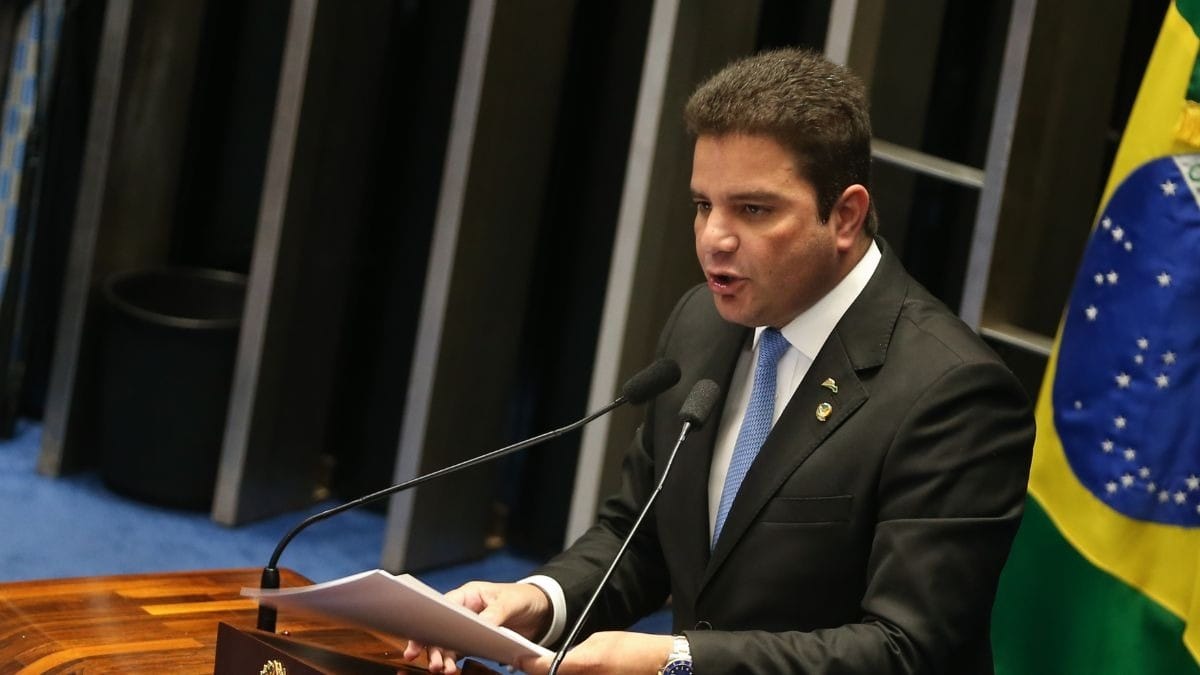Gilmar Mendes suspende julgamento de governador do Acre no STJ por 15 dias