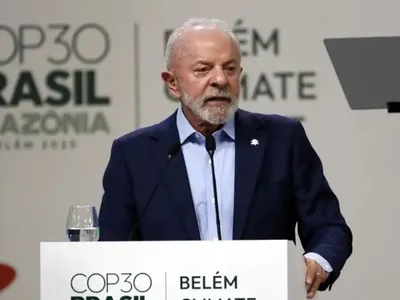 Lula volta a Belém e marca encontro com indígenas que invadiram a COP30
