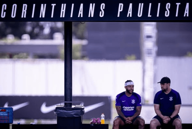 Memphis se reapresenta ao Corinthians e pode jogar clássico com o São Paulo