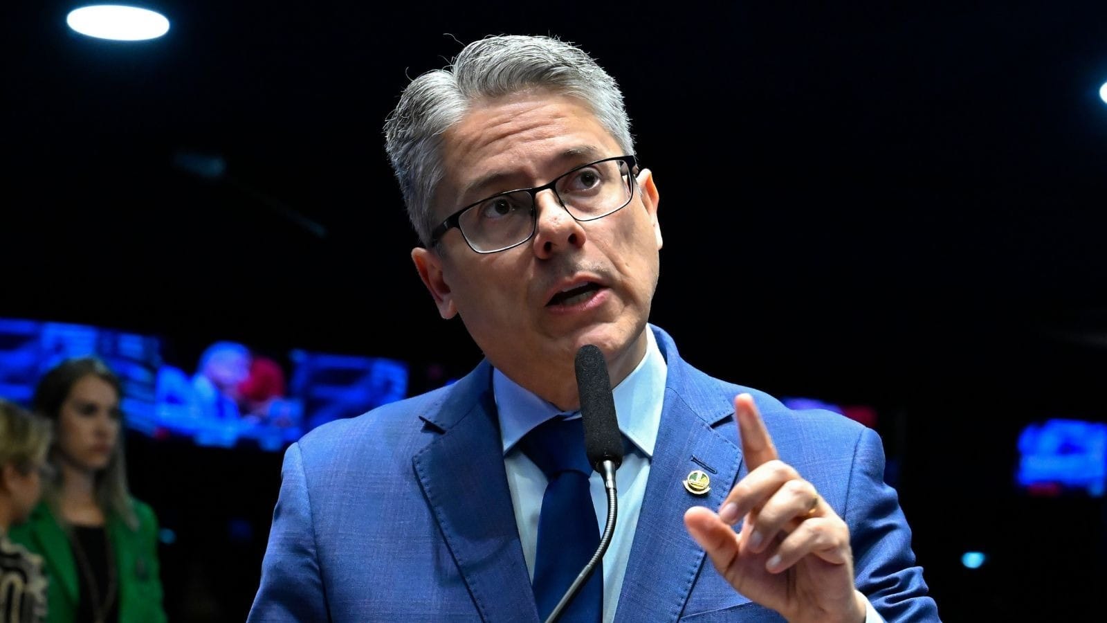 Quem é Alessandro Vieira, relator do PL antifacção no Senado