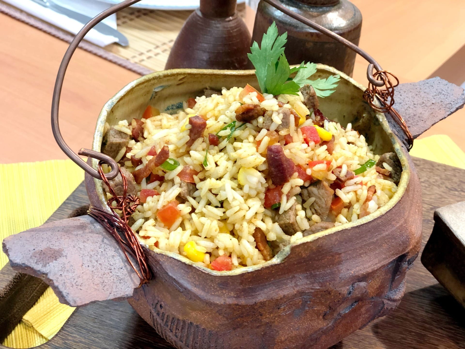 Arroz carreteiro de uma panela só: chef ensina versão que abraça a alma