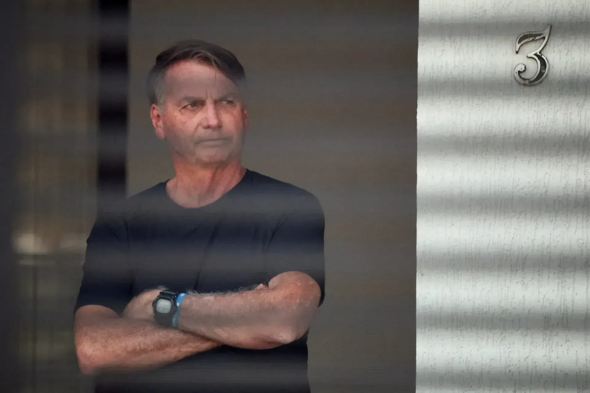 Defesa de Bolsonaro cobra urgência da PF em laudo para prisão domiciliar