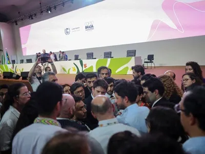 Decisões principais da COP30 são aprovadas após Colômbia interromper cúpula