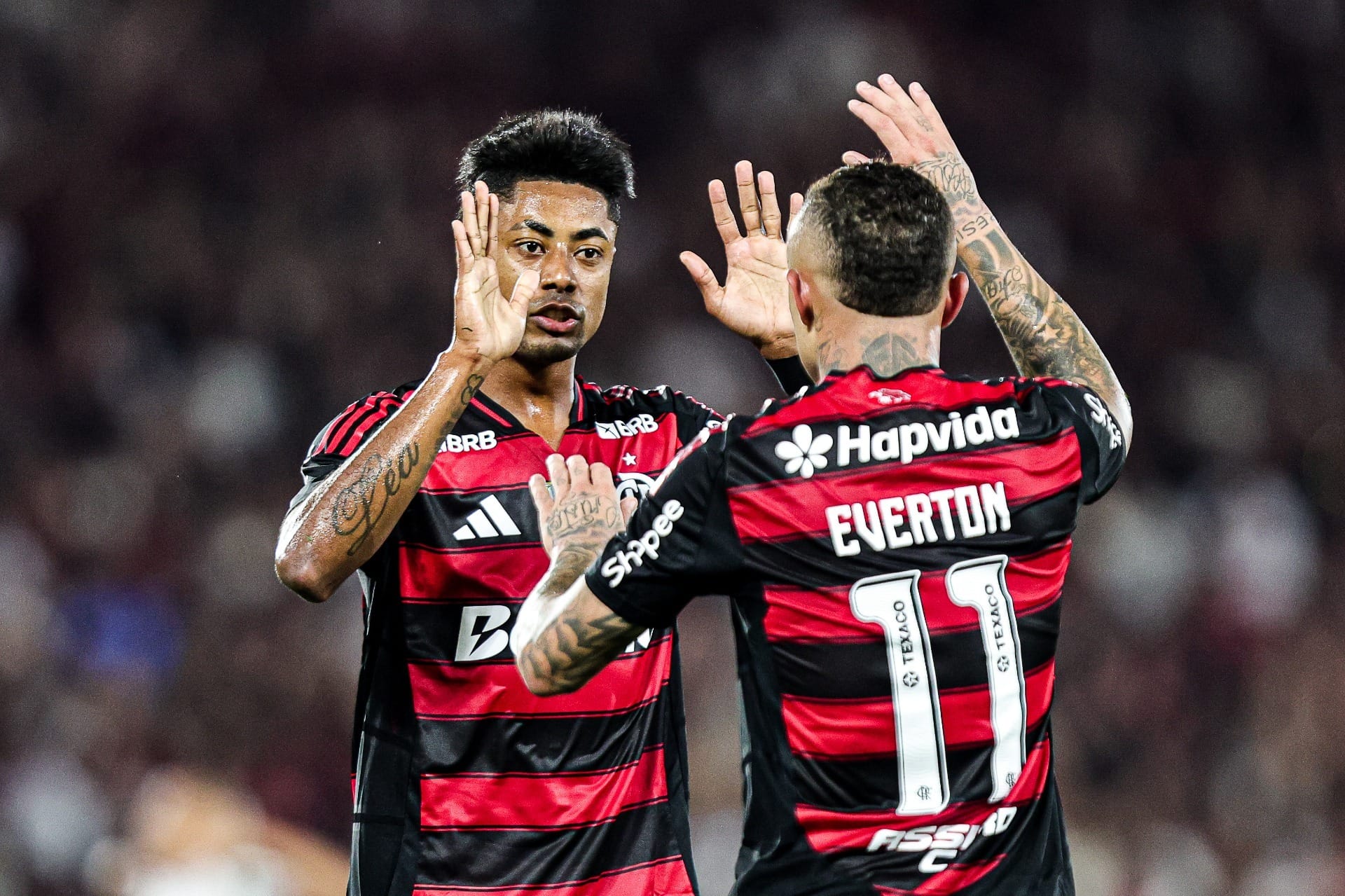 Flamengo com uma mão na taça; veja as chances de título após a 35ª rodada
