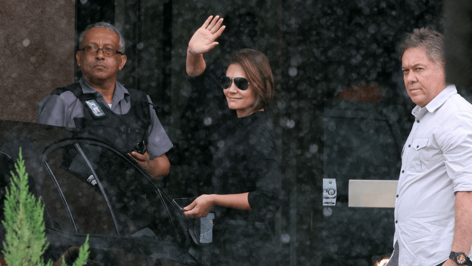 Mônica Bergamo: dúvida de Michelle Bolsonaro gera corrida por candidatura