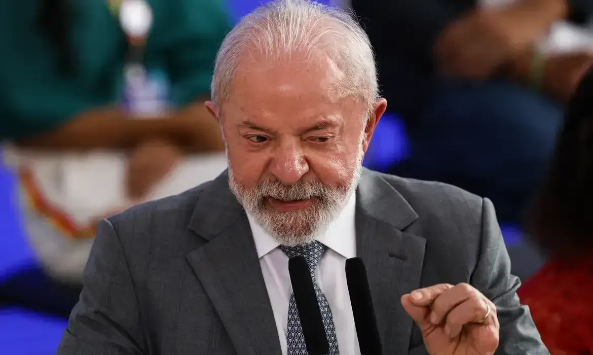Lula evita comentar prisão de Bolsonaro e diz que decisão da Justiça deve ser cumprida 1