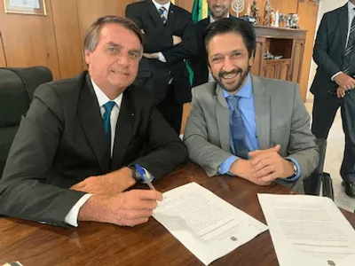 Ricardo Nunes contesta argumento de fuga e presta solidariedade a Bolsonaro