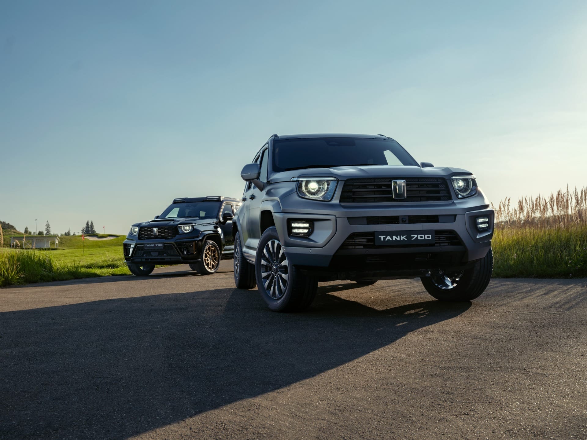 Tank 700 exibe motor 3.0 híbrido com 524 cv e proposta off-road de alta capacidade