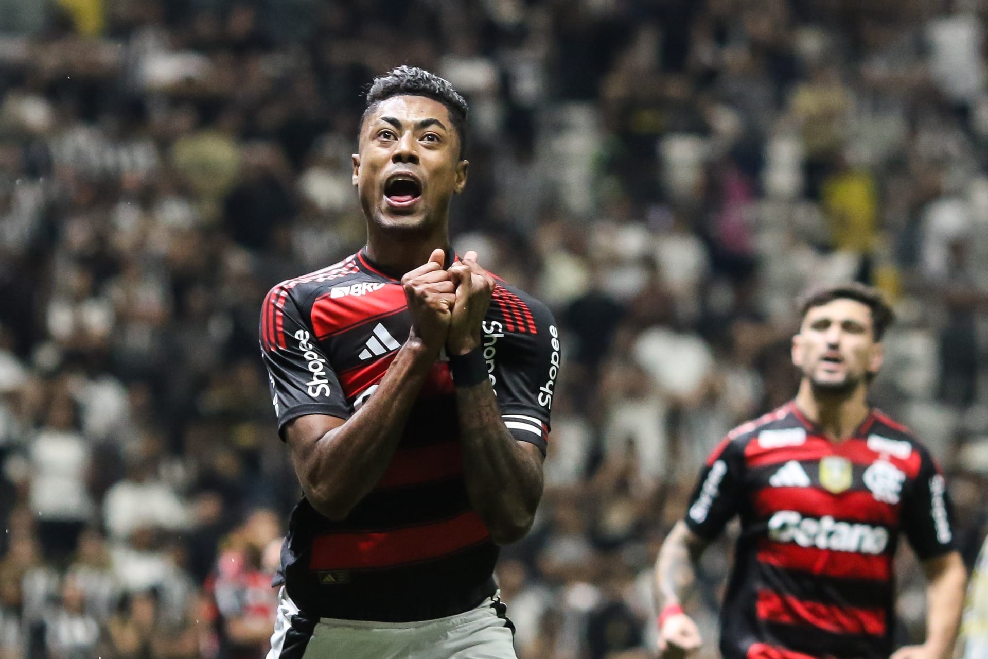 Flamengo empata com Atlético-MG e deixa escapar o título antecipado do Brasileirão