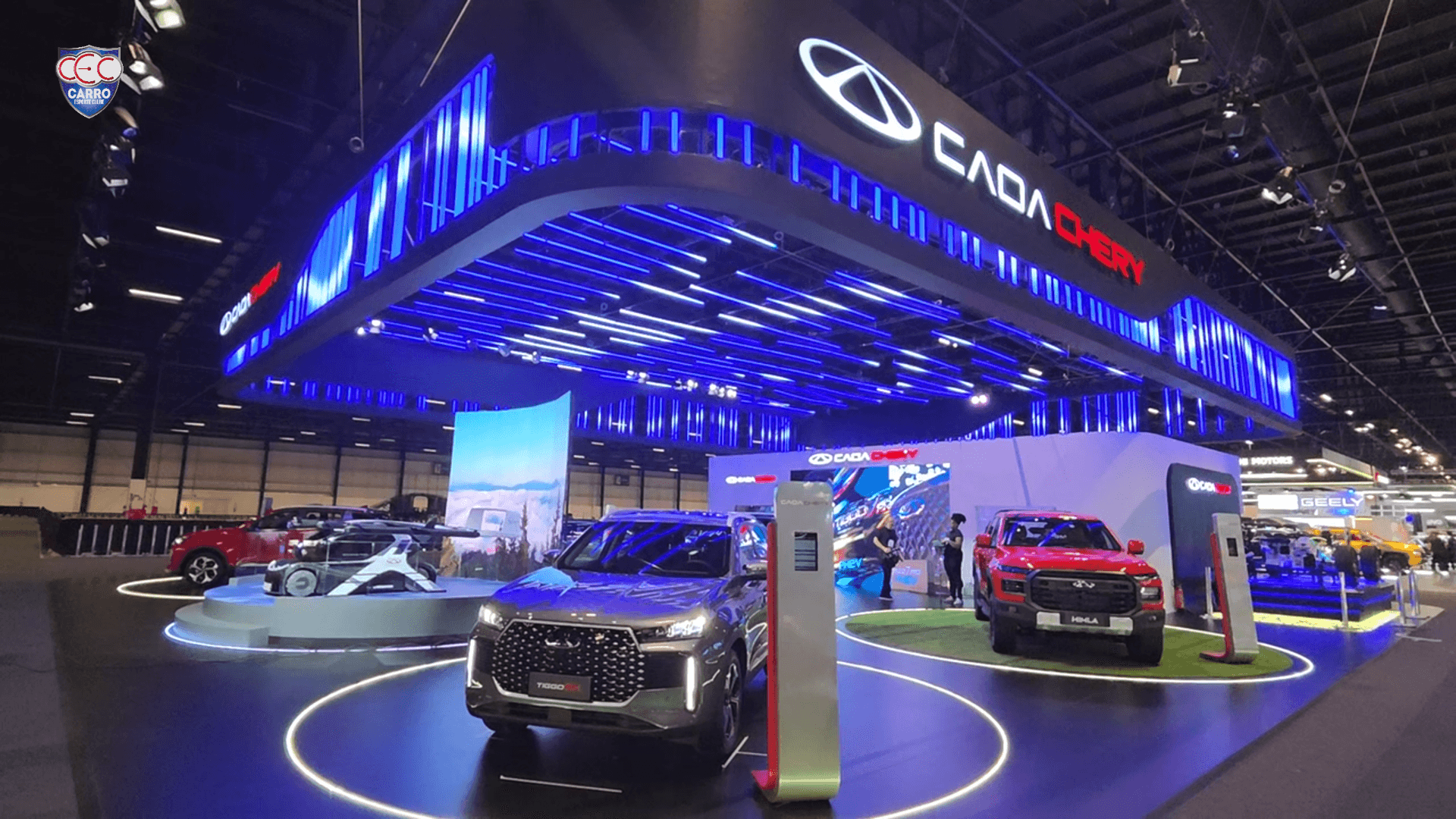 Estande da CAOA atrai público com SUVs eletrificados e novidades para o Brasil