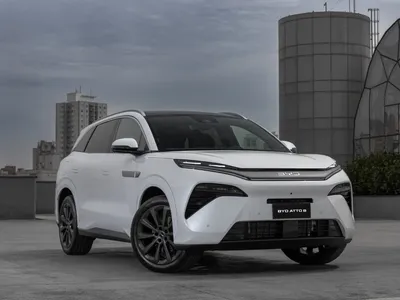 BYD Atto 8 estreia com 488 cv e 152 km elétricos para derrubar GWM Wey 07