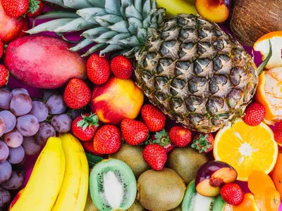 Saiba quanto tempo dura cada fruta fora da geladeira e como aumentar o prazo