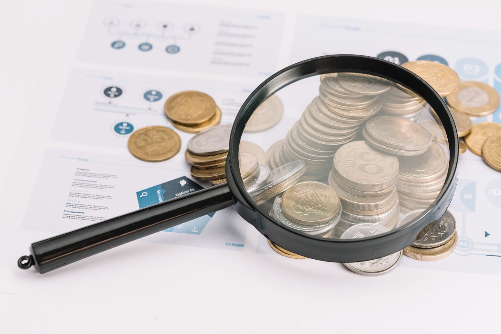 13º salário: como evitar gastos por impulso e economizar nas compras de final de ano