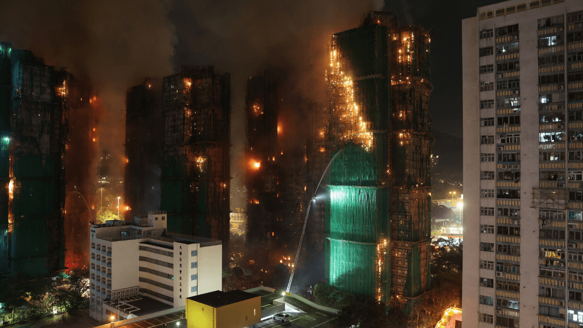 O que se sabe até o momento sobre o incêndio que deixou 55 mortos em Hong Kong?