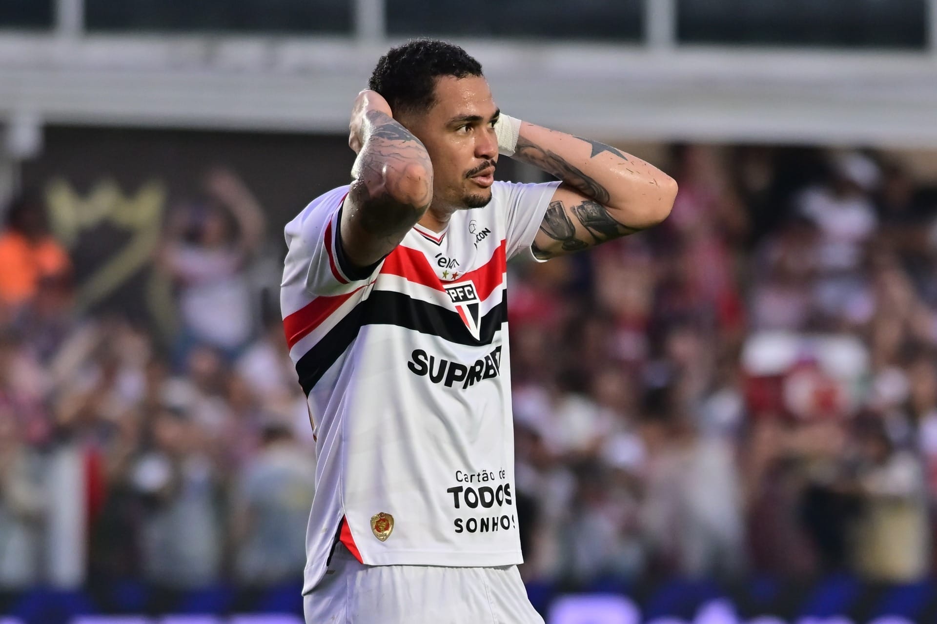 Com trauma na perna, Luciano desfalca o São Paulo contra o Fluminense