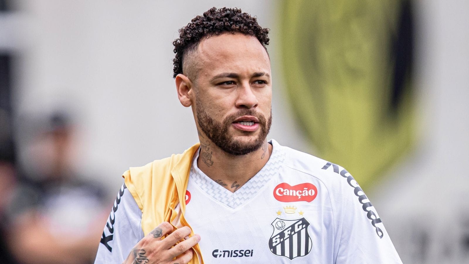 Ancelotti avalia Neymar e cita Vini Jr. para explicar critério de convocação
