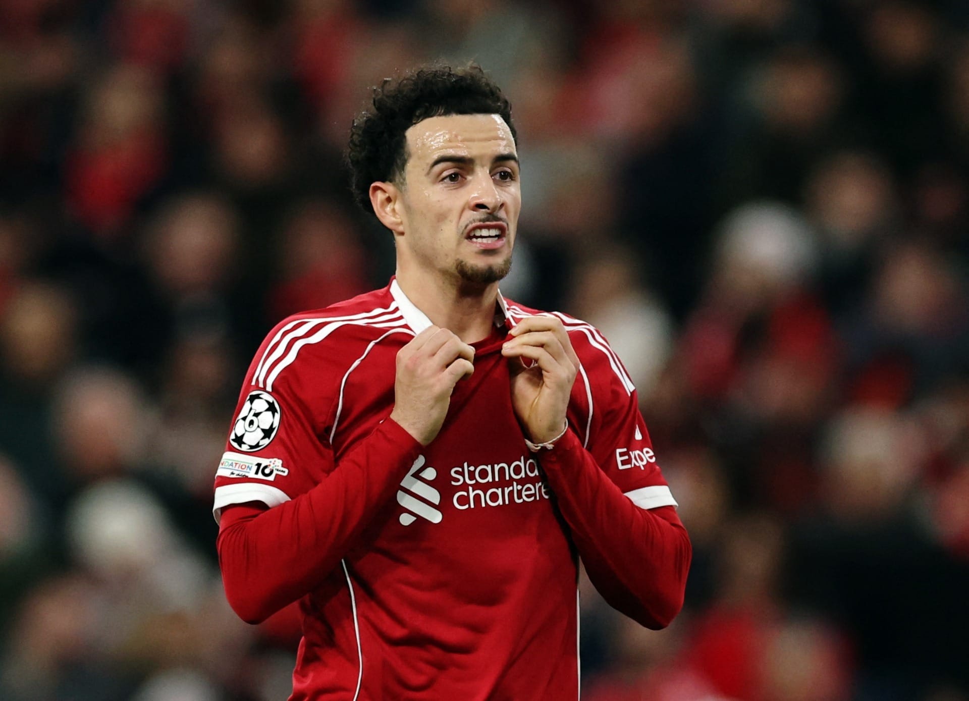 Meia do Liverpool desabafa em meio à crise e nova derrota: "Estamos na m..."