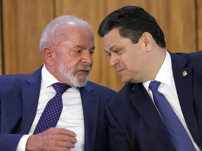 Após derrota no Senado, Lula decide manter diálogo com Alcolumbre