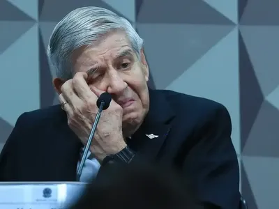 Família de Augusto Heleno pede prisão domiciliar humanitária ao STF