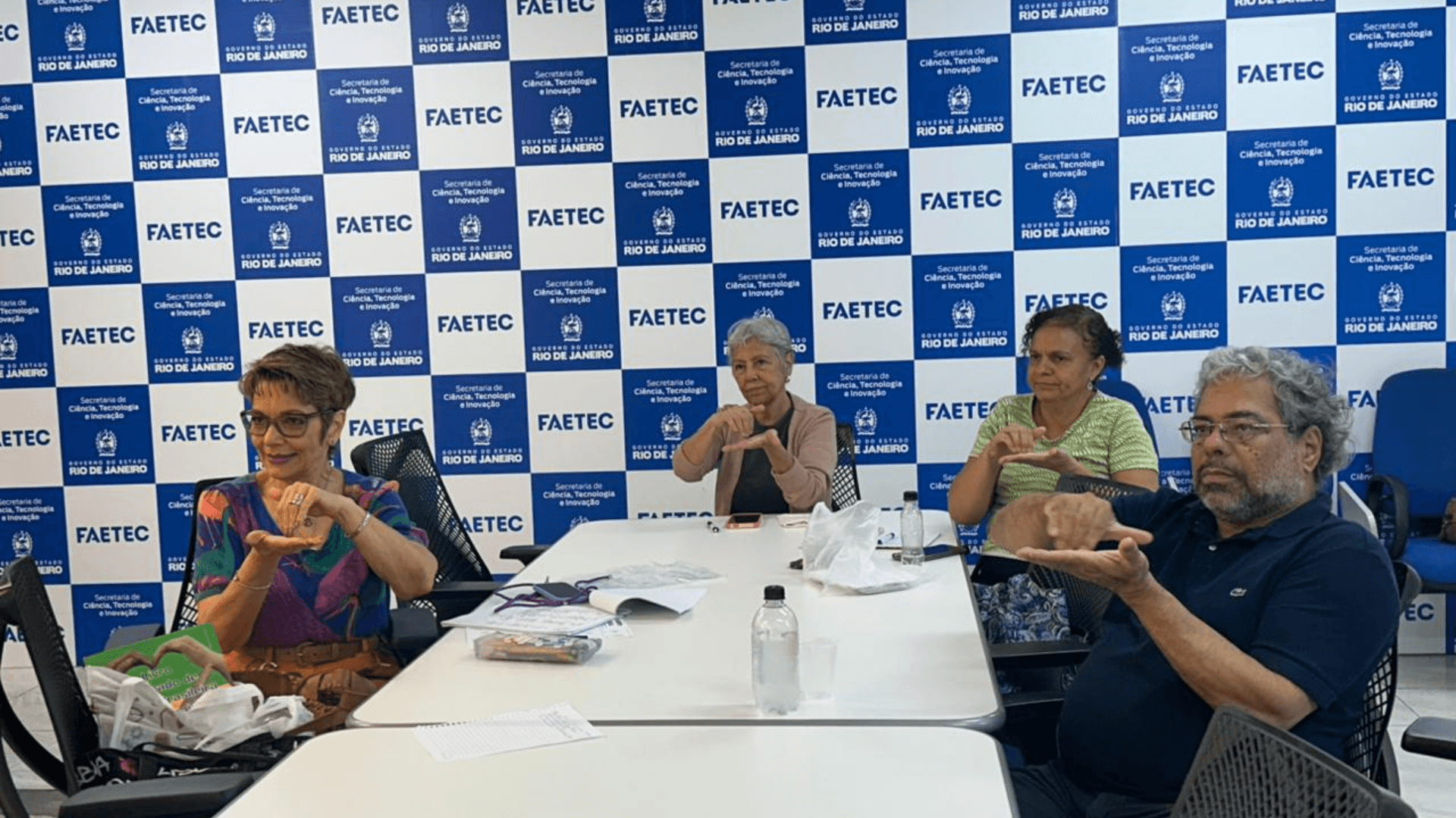 Faetec abre inscrições para curso presencial de Libras para funcionários