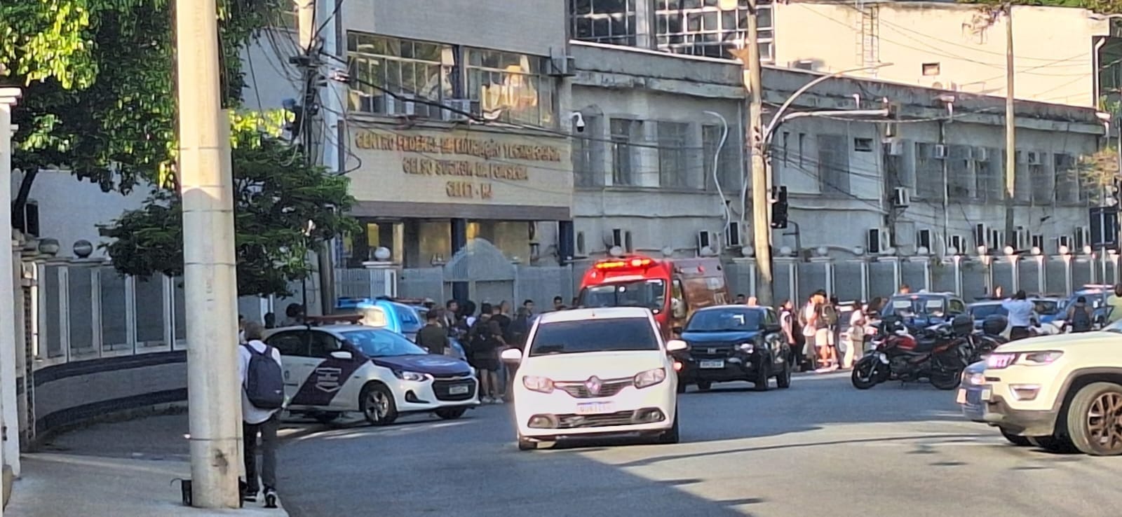 Mulher é baleada no CEFET; aulas são suspensas no Maracanã