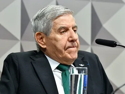 PGR recomenda prisão domiciliar para general Augusto Heleno
