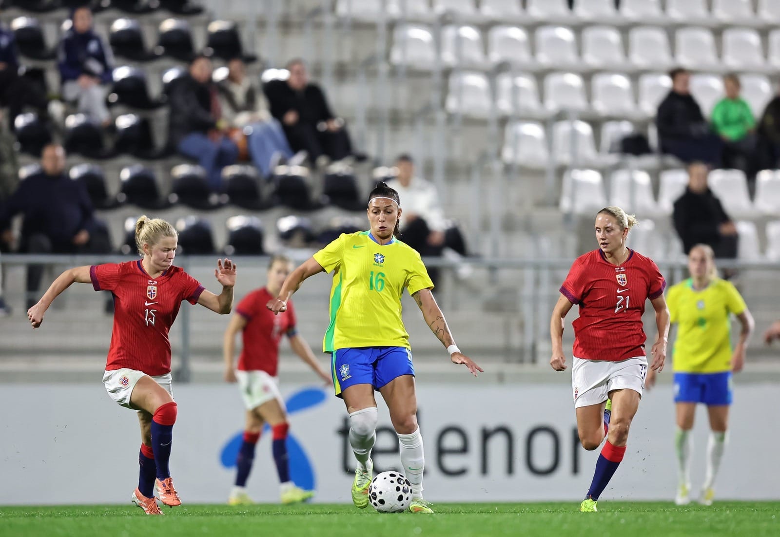 Brasil perde para Noruega e encerra sequência invicta