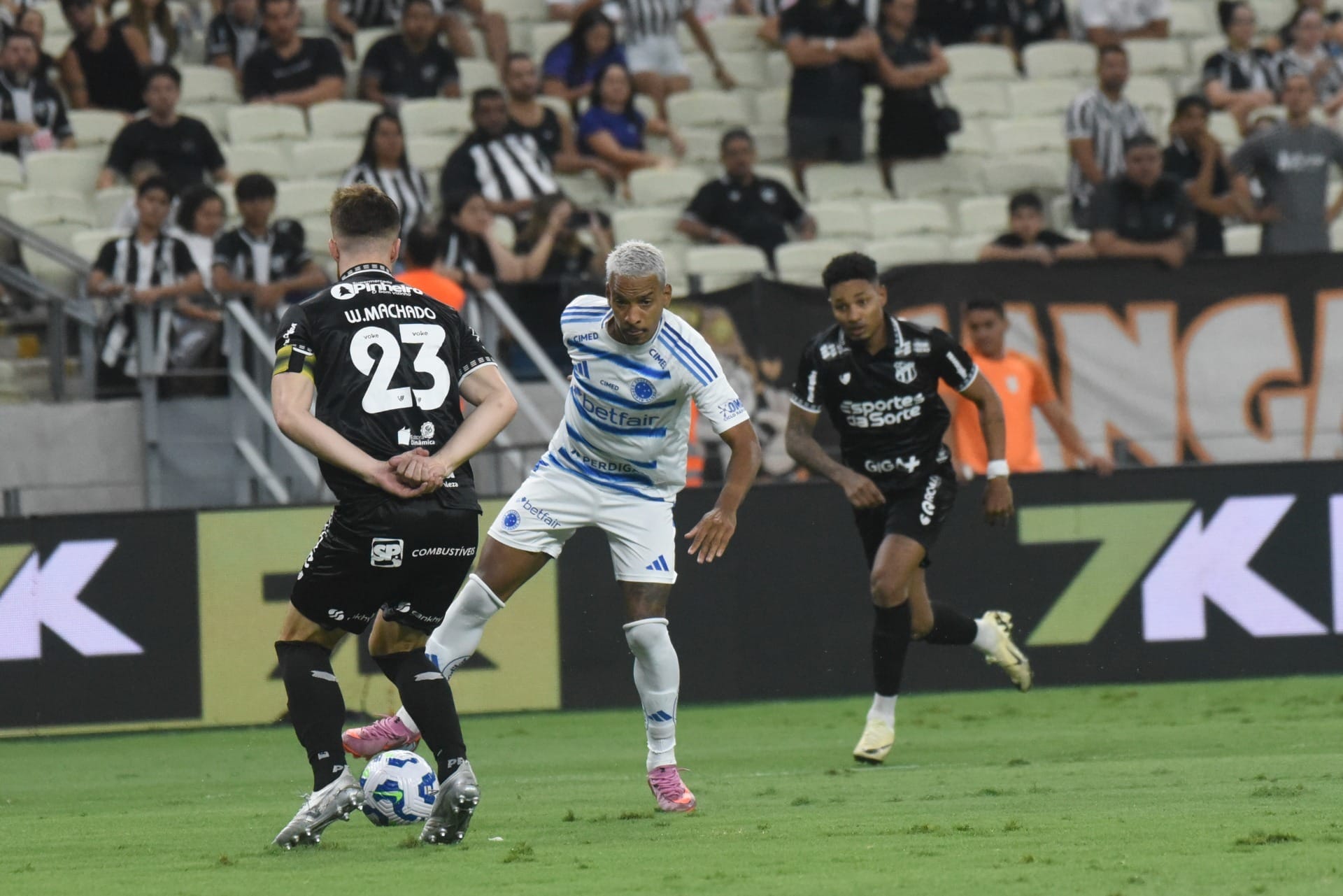 Cruzeiro empata com Ceará e perde chance de tomar vice-liderança do Palmeiras
