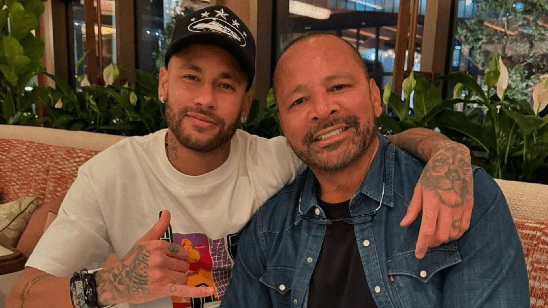 Presidente do Santos nega interesse do pai de Neymar em comprar o clube