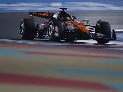 Piastri supera Norris e Verstappen e faz a pole no GP do Catar; Bortoleto é 19º