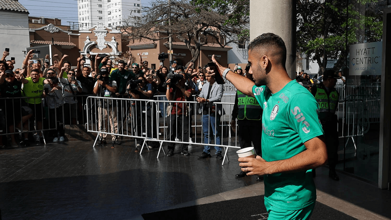 Palmeiras: Torcedor morre em Lima após acidente em passeio de ônibus turístico 2 Palmeiras: Torcedor morre em Lima após acidente em passeio de ônibus turístico 1