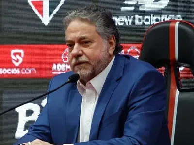 São Paulo: Protestos de sócios e torcedores pedem saída de Julio Casares