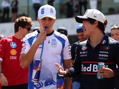 Red Bull deve promover Hadjar e Tsunoda fica sem vaga no grid da F1 em 2026