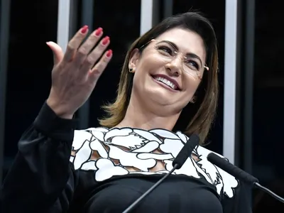 Saída de Michelle do PL Mulher é vista como jogada para disputa ao Planalto