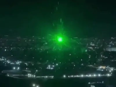 Apontar laser para aviões é crime e coloca vidas em risco, alerta professor