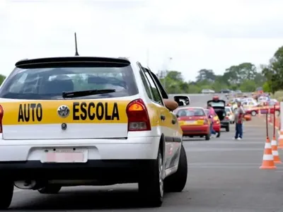 Autoescolas articulam reação e devem levar mudanças da CNH ao Supremo