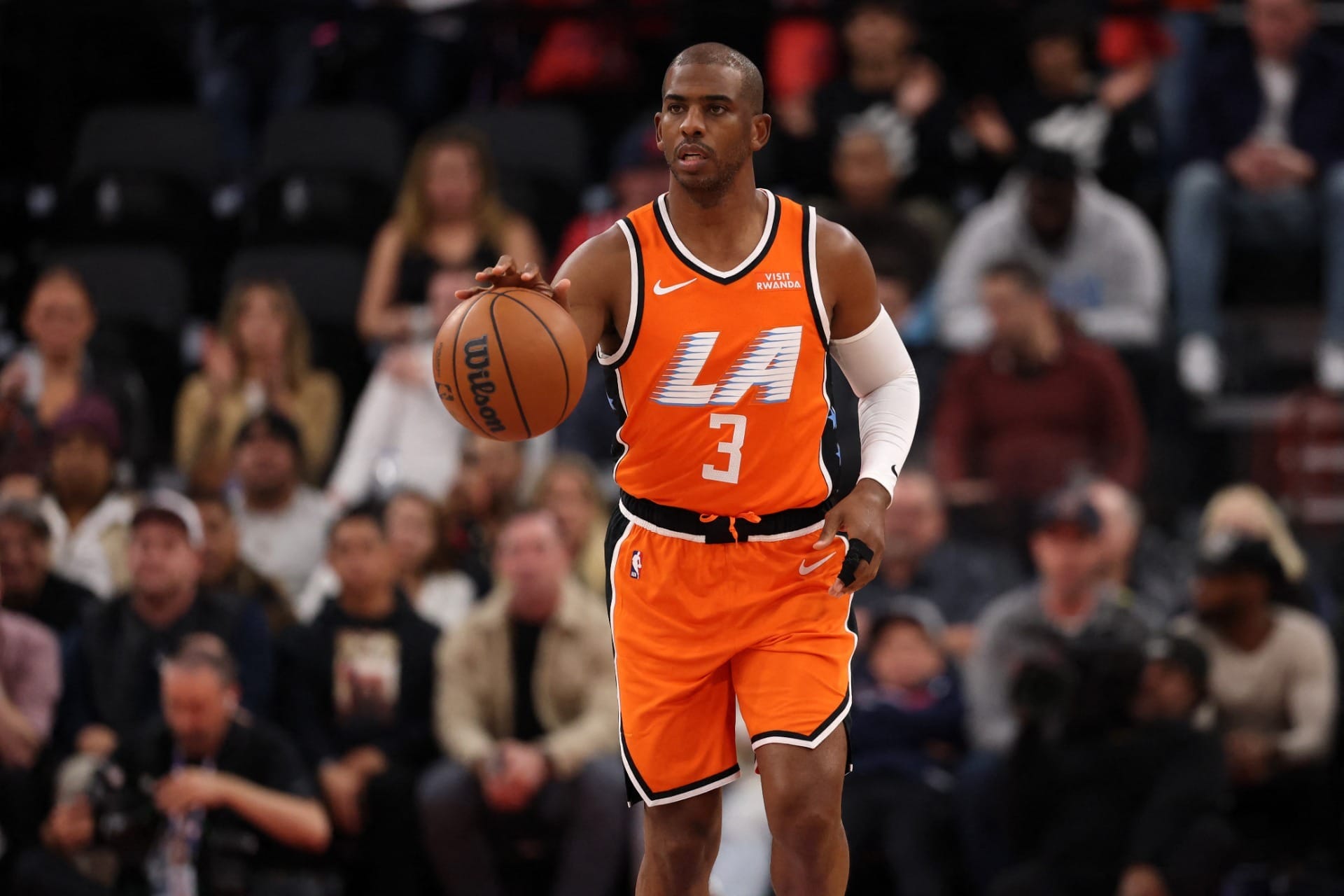 Astro da NBA é dispensado durante sua "turnê" de aposentadoria; entenda