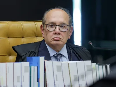 Mônica Bergamo: STF tenta blindar ministros e mudar cenário eleitoral