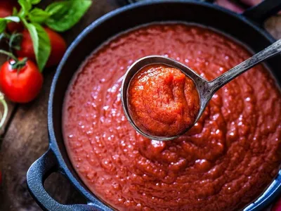 Seu molho de tomate costuma ficar azedo? Confira as possíveis razões