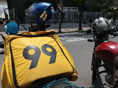 Câmara vota proposta que regulamenta o serviço de mototáxi em SP