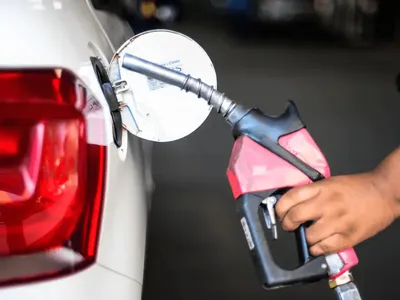 Carros elétricos e biocombustíveis impulsionam descarbonização no Brasil