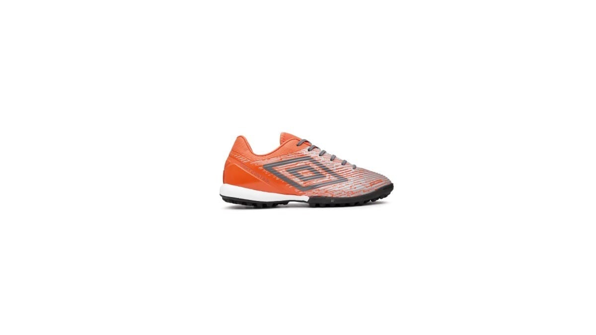 Chuteira Society Umbro Gravity. / Reprodução: Umbro