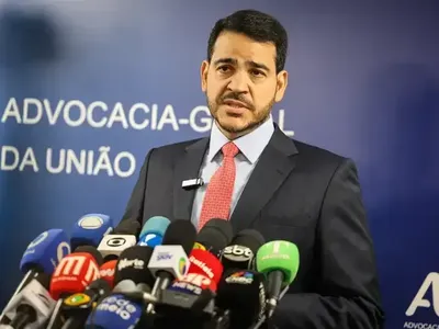 Messias pede revisão a Gilmar sobre impeachment no STF
