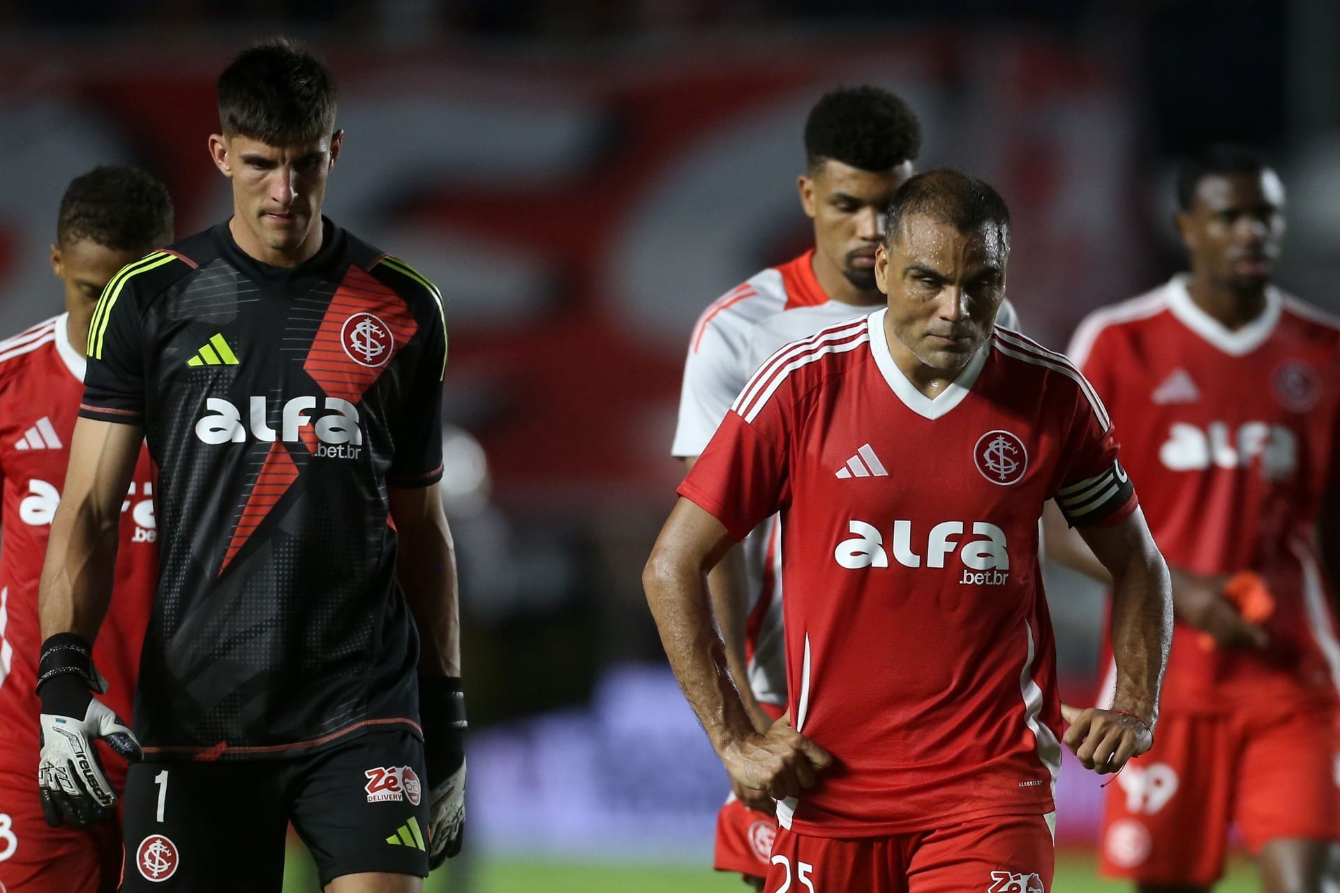 Brasileirão: na última rodada, 5 clubes ainda brigam contra o rebaixamento